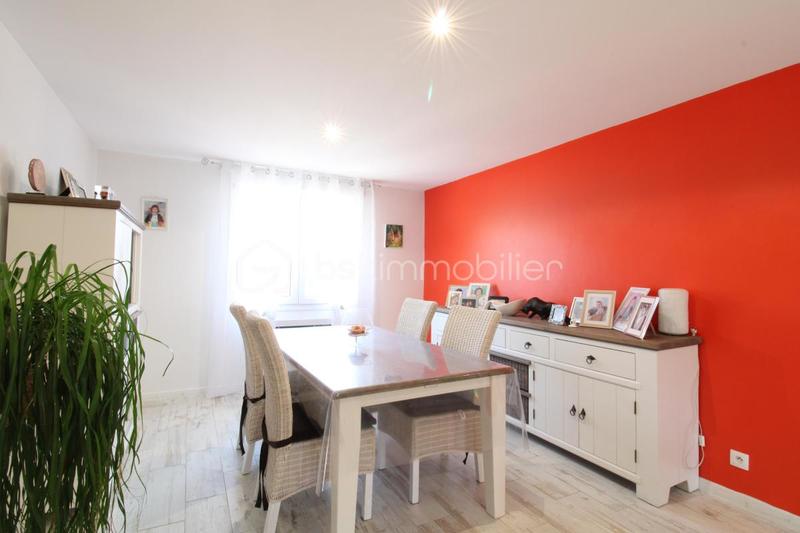 Maison - 238 m² - 7 pièces