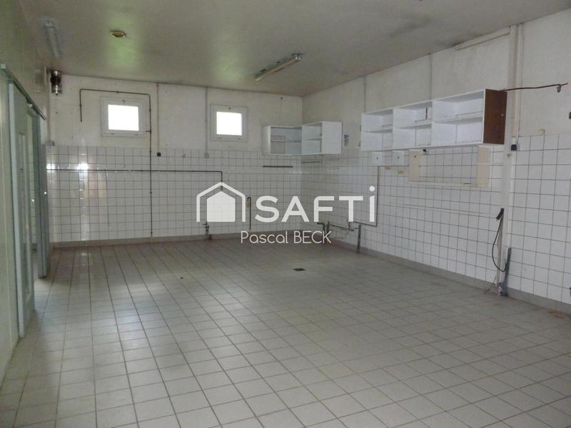 Local commercial - 220 m² - 7 pièces