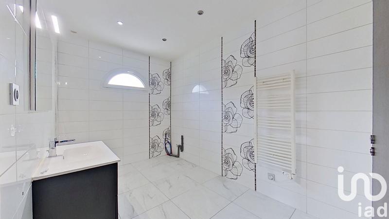 Maison - 180 m² - 6 pièces