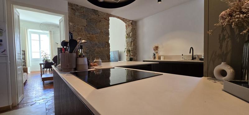 Appartement - 99 m² - 3 pièces