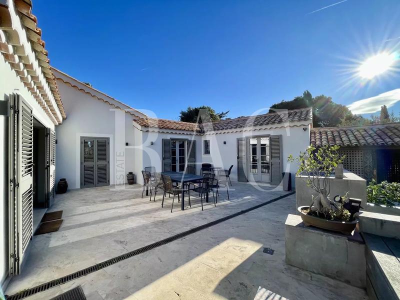 Villa - 273 m² - 12 pièces