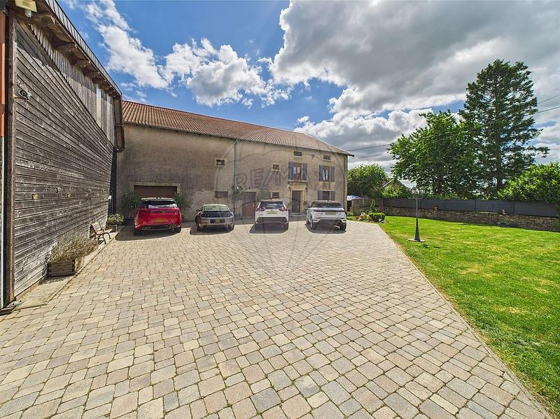 Corps de ferme - 262 m² - 6 pièces