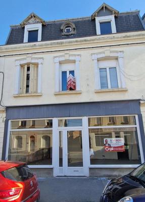 Maison - 270 m² - 2 pièces