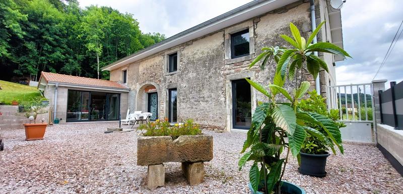 Demeure - 210 m² - 6 pièces