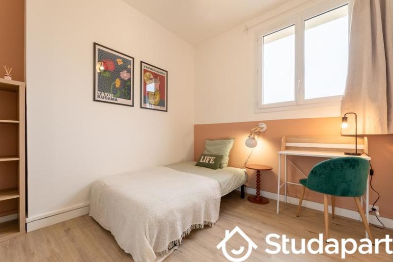 Chambre - 10 m² - 1 pièce