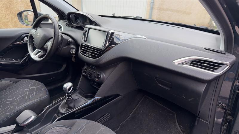 Peugeot 2008 1.2 Puretech 130 Signature