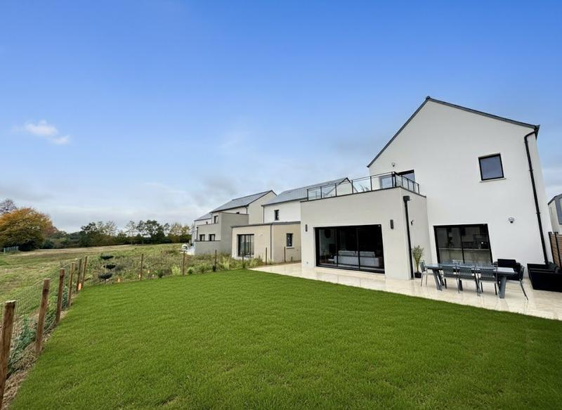 Maison - 170 m² - 6 pièces