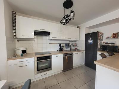 Appartement - 80 m² - 4 pièces