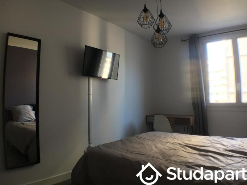 Chambre - 9 m² - 1 pièce