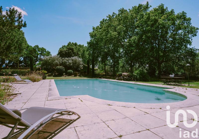 Maison - 270 m² - 9 pièces