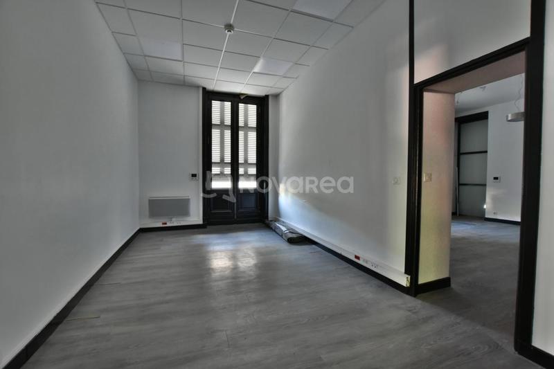 Bureau - 177 800 m² - 7 pièces