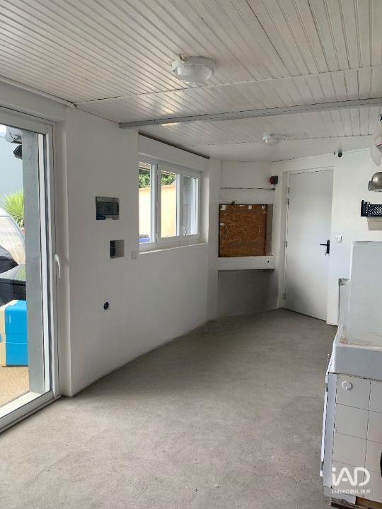 Local commercial - 216 m²