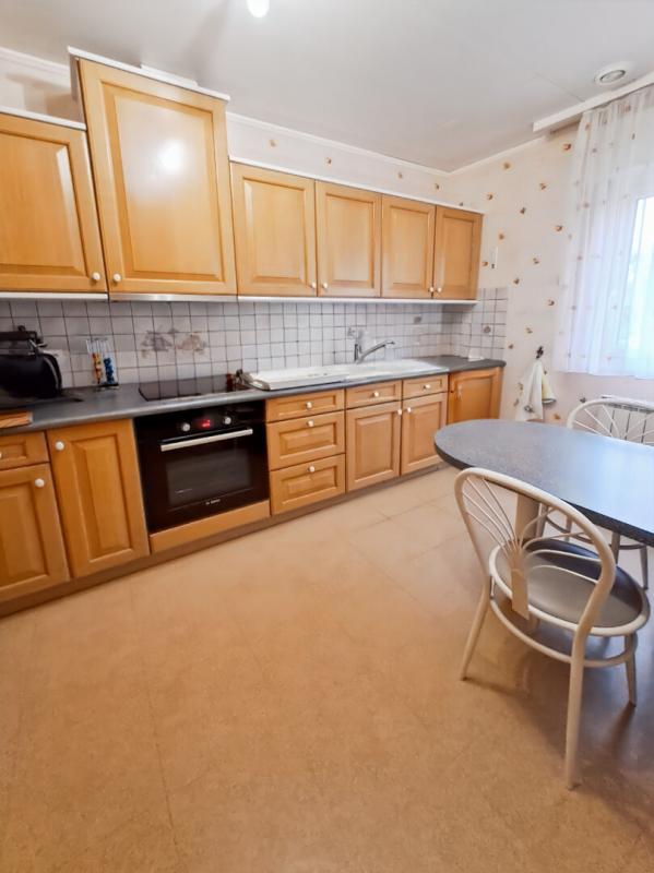 Maison - 180 m² - 8 pièces