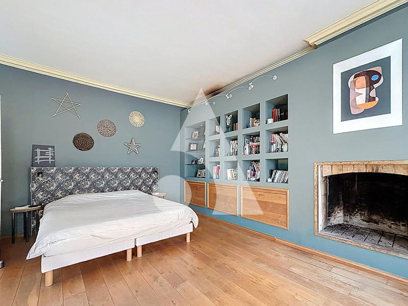 Appartement - 250 m² - 10 pièces