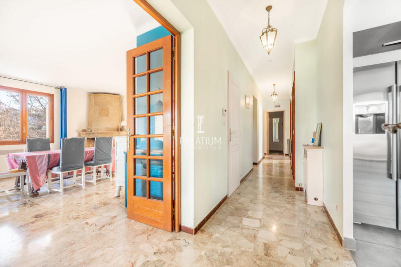 Maison - 196 m² - 6 pièces