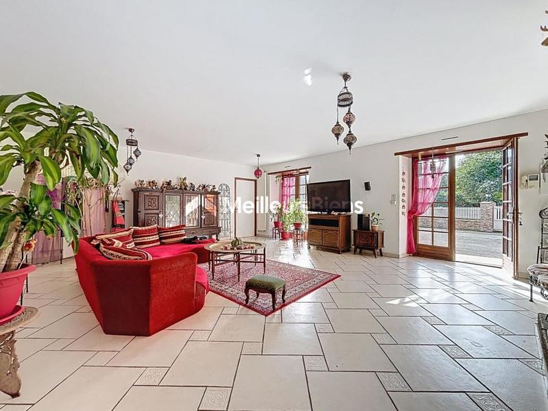 Maison - 230 m² - 10 pièces