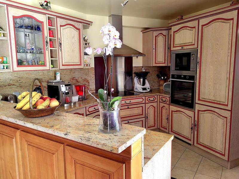 Maison traditionnelle - 160 m² - 7 pièces