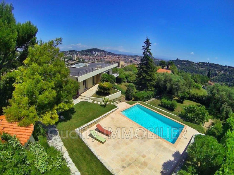 Villa - 180 m² - 6 pièces