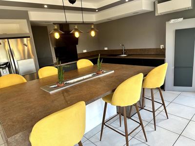 Maison - 195 m² - 6 pièces