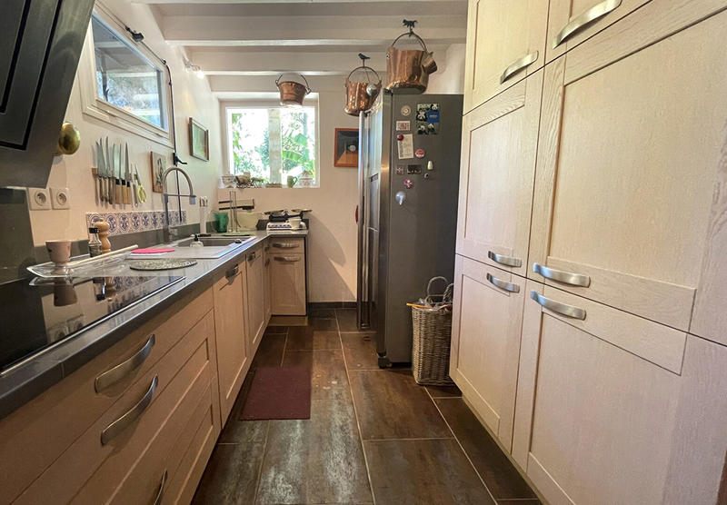 Maison - 220 m² - 6 pièces