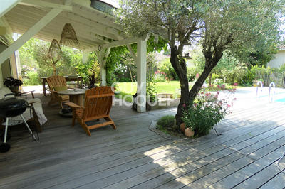 Maison - 234 m² - 7 pièces