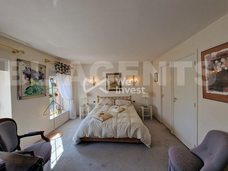 Maison - 380 m² - 9 pièces