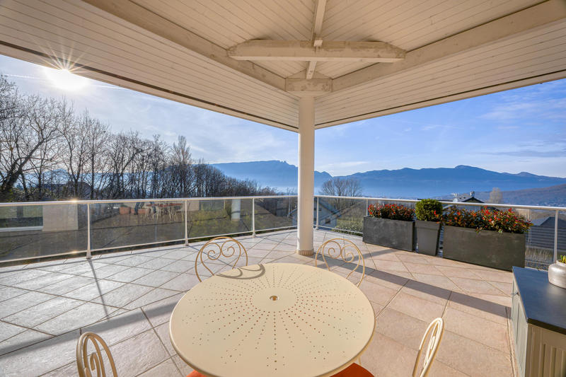 Villa - 250 m² - 5 pièces