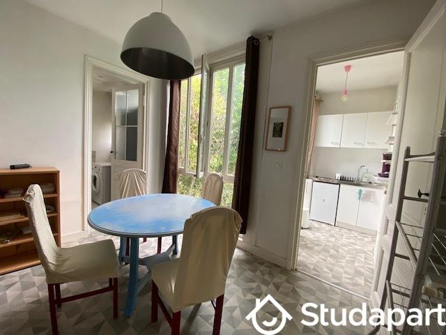 Chambre - 9 m² - 1 pièce