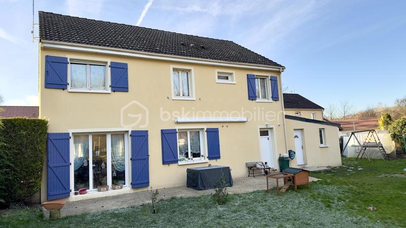 Maison - 168 m² - 8 pièces