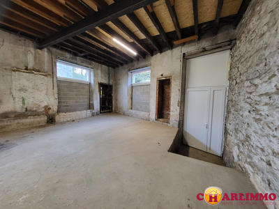 Entrepôt - 260 m² - 1 pièce