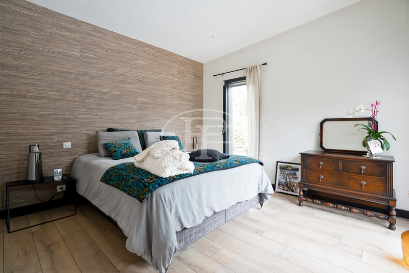 Maison contemporaine - 189 m² - 6 pièces