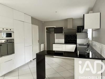 Maison - 92 m² - 5 pièces