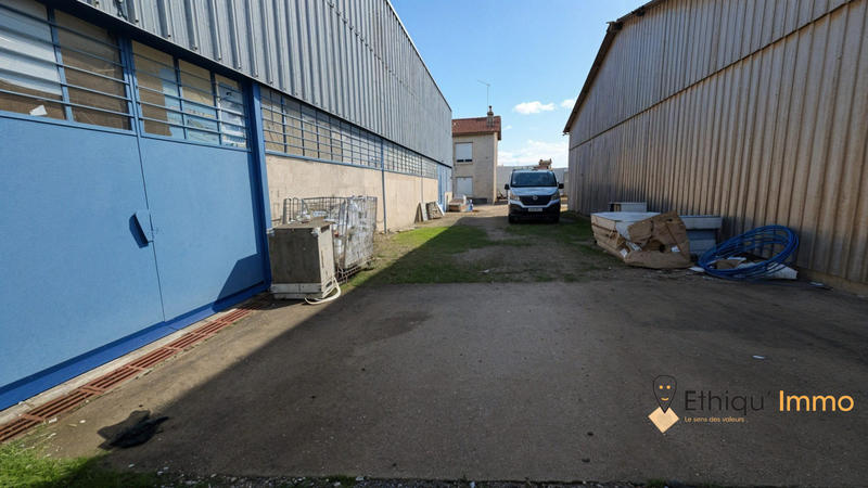 Local commercial - 839 m² - 6 pièces