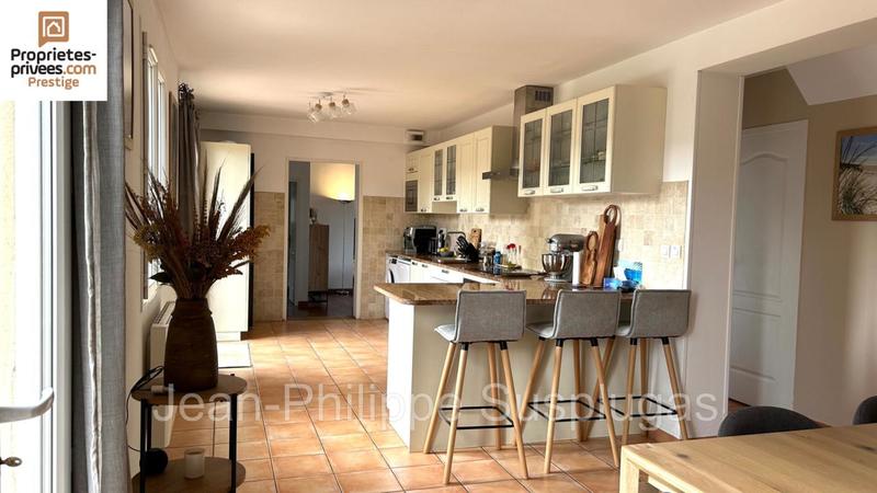 Maison - 190 m² - 9 pièces