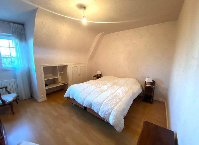 Maison - 205 m² - 8 pièces