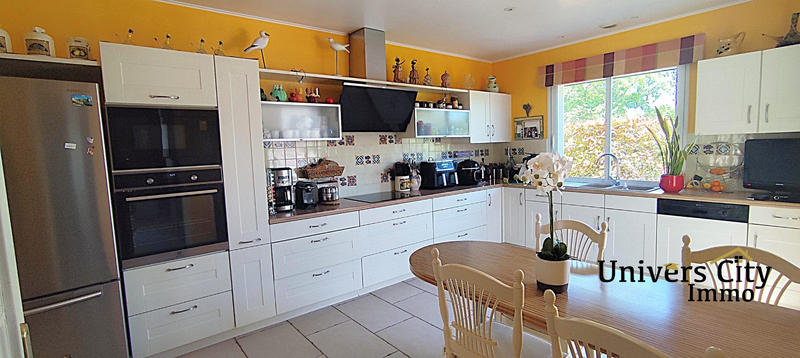 Maison - 196 m² - 7 pièces