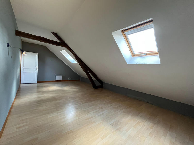 Maison - 270 m² - 6 pièces