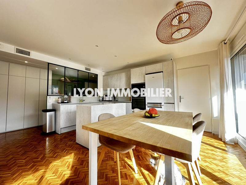 Appartement - 82 m² - 3 pièces