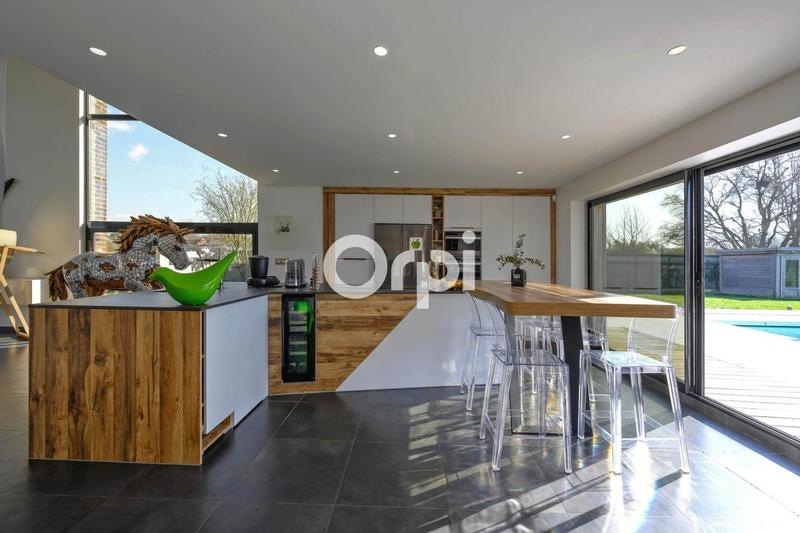 Maison - 232 m² - 6 pièces