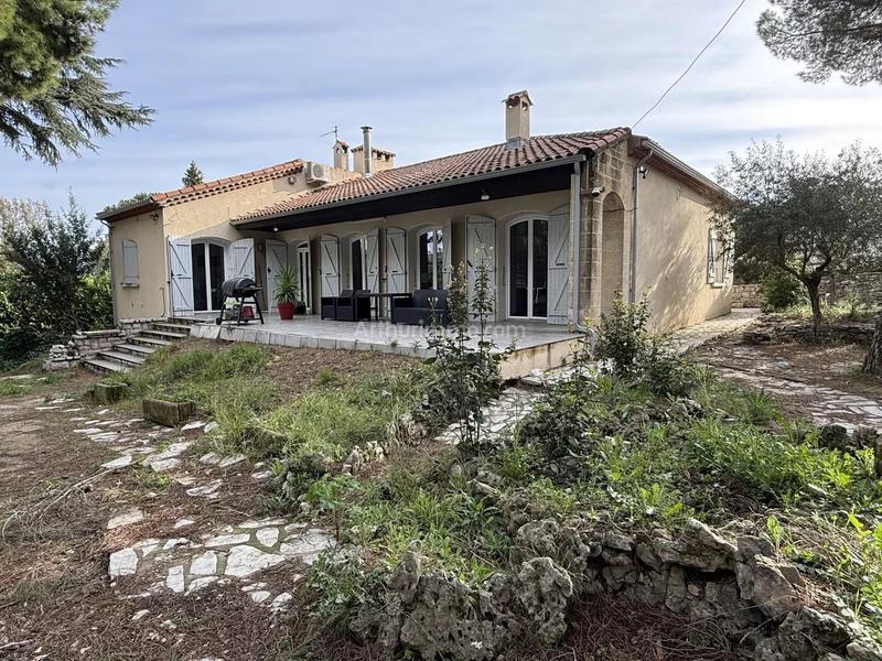 Maison - 214 m² - 8 pièces