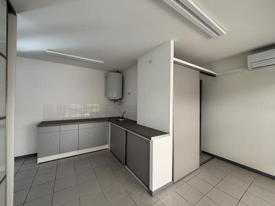 Bureau - 124 m² - 6 pièces