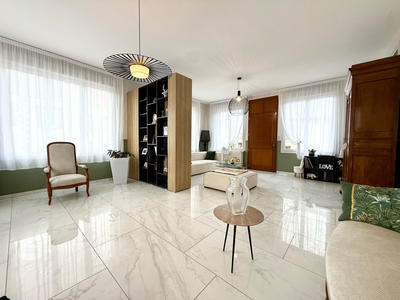 Maison - 227 m² - 7 pièces