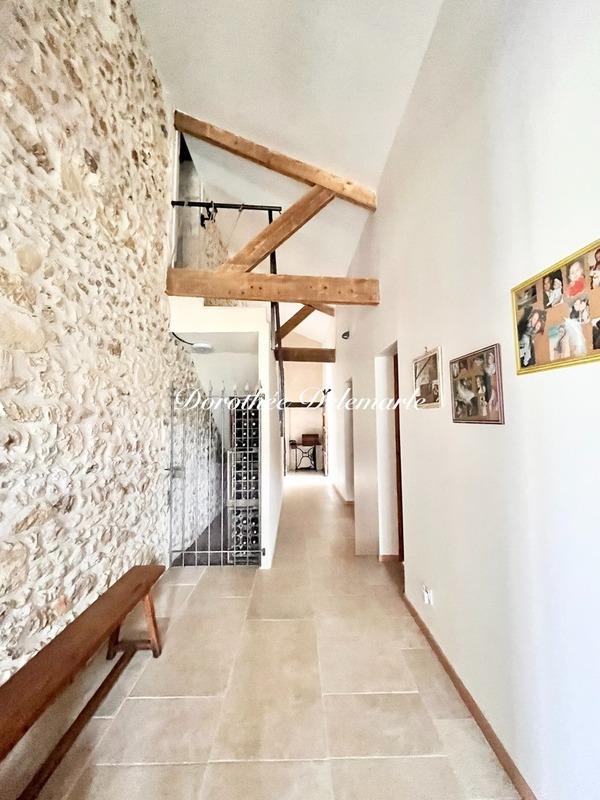 Maison - 298 m² - 9 pièces