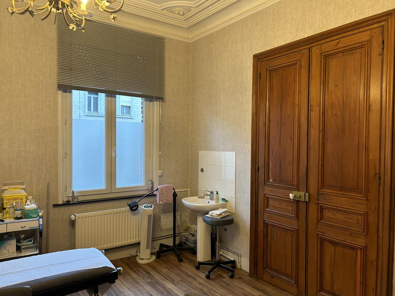 Maison - 235 m² - 10 pièces