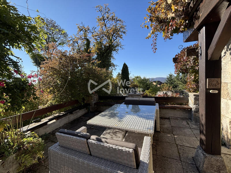 Maison - 300 m² - 9 pièces