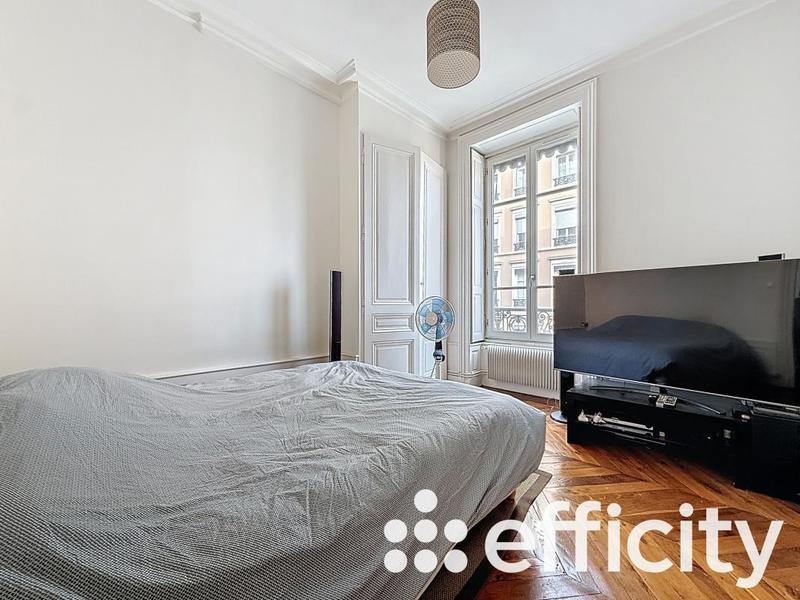 Appartement bourgeois - 179 m² - 6 pièces