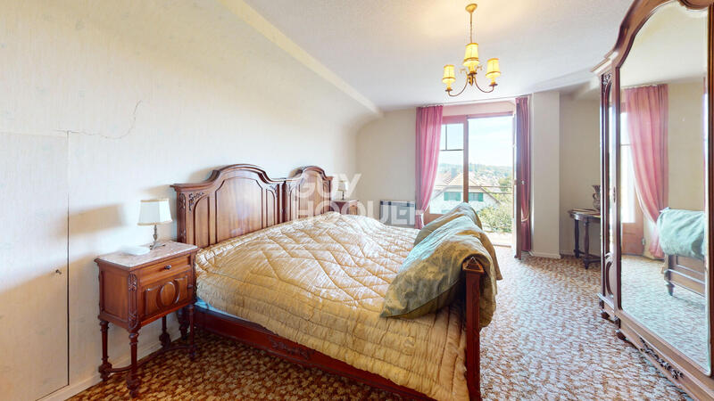 Maison - 160 m² - 9 pièces