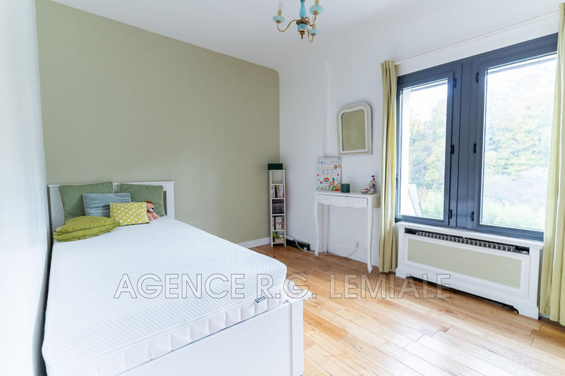 Maison - 180 m² - 7 pièces