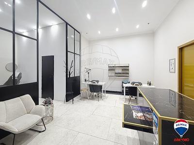 Local commercial - 44 m² - 4 pièces