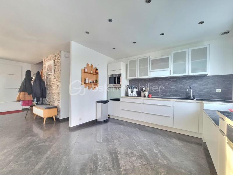 Maison traditionnelle - 98 m² - 4 pièces